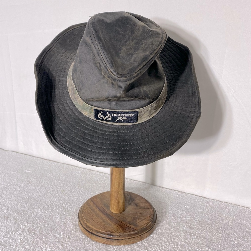 Realtree Signature Black and Camouflage Wide Brim Outdoor Hat L/XL